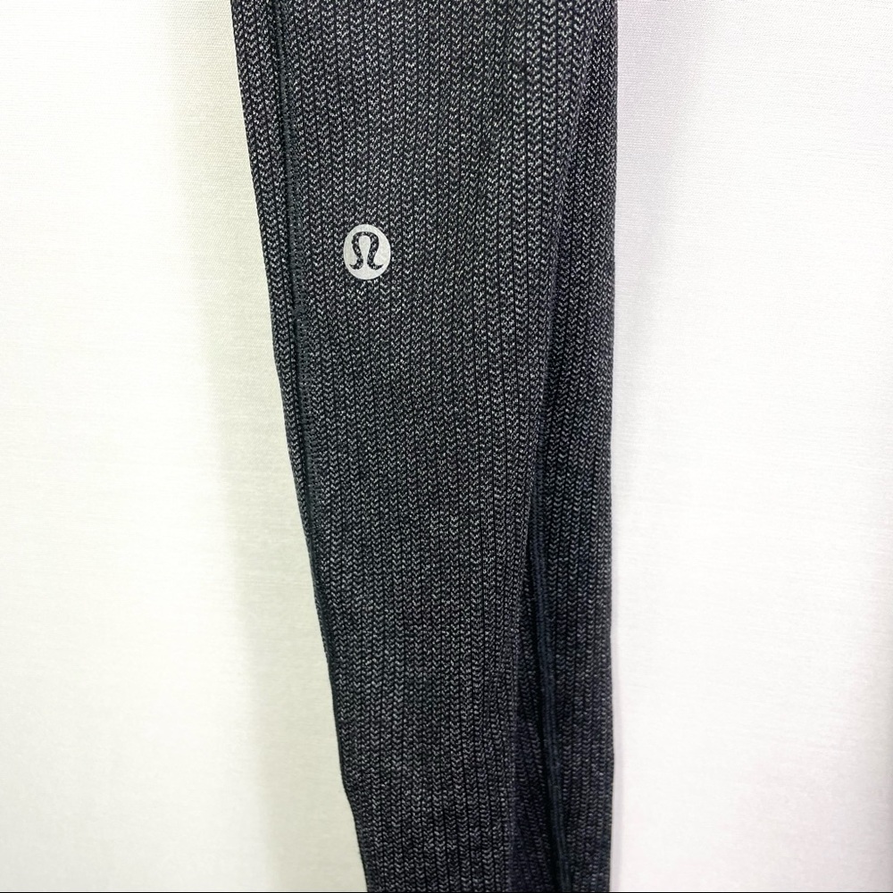 Lululemon Speed Tight V - Picture 8 of 10